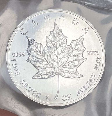 Last Minute! Better Date 1996 Canada $5 Maple Leaf 1 ozt .9999 Silver OGP. Winner shall receive 