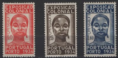 Portugal 1934 1ª Exposição Colonial Portuguesa. 
Novo com marca de Charneira com Goma. 
Cabe 