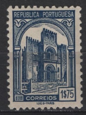 Portugal 1935 Sé de Coimbra. 
Novo com marca de charneira, com goma. 
Nº de Cat. Mundifil 