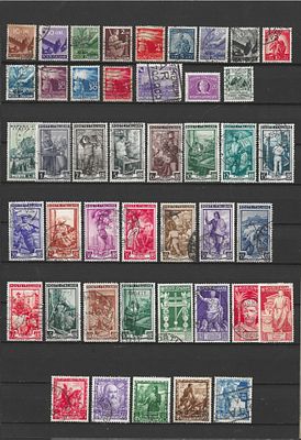 Lote It&aacute;lia – 44 Selos “Ricostruzione” e Outros Comemorativos (1945–1950s). 
It&aacute;lia, com foco 