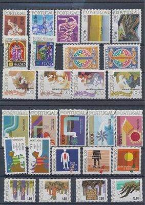 Portugal selos do ano de 1977. 
Novo sem marca de charneira com goma. 
Cabe ao licitante 