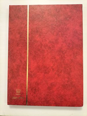 Classificador de 16 p&aacute;ginas com selos da Gr&eacute;cia. 
Valor de envio deste este lote 8€ 
Ao 