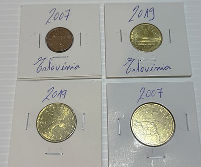 Lote C/ 4 Moedas da Eslov&eacute;nia. Moedas Circuladas. 
Cabe ao licitante verificar cuidadosamente as 