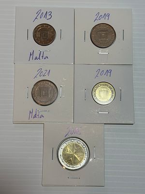 Lote C/ 5 Moedas de Malta. Moedas Circuladas. 
Cabe ao licitante verificar cuidadosamente as 