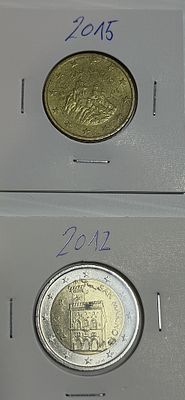 Lote C/ 2 Moedas de S&atilde;o Marino. Moedas Circuladas. 
Cabe ao licitante verificar cuidadosamente 