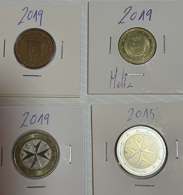 Lote C/ 4 Moedas de Malta. Moedas Circuladas. 
Cabe ao licitante verificar cuidadosamente as 