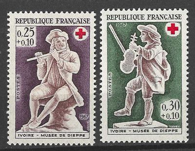 Fran&ccedil;a 1967 Cruz Vermelha . 
Novos. 
Cabe ao licitante verificar cuidadosamente as imagens e 
