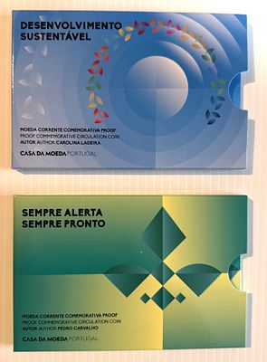 Conjunto 2 Moedas PROOF - Ano 2025 - Desenvolvimento Sustent&aacute;vel + Escotismo. Novo. 
Cabe ao 