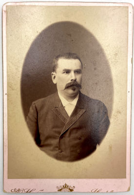 [Из коллекции Табачникова Е.М.] Мебиус Юлий - Кабинетный портрет. После 1880 г. 15.5 х 10.5 см 