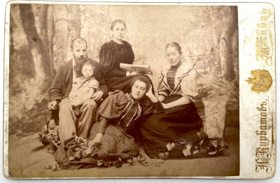 [Из коллекции Табачникова Е.М.] Курбатов Иван Фролович - Кабинетный портрет. . 16.2 х 10.8 см 