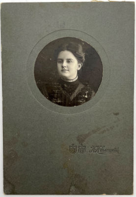 [Из коллекции Табачникова Е.М.] Елецкий Иван Иванович - Кабинетный портрет. . 14.2 х 9.8 см 