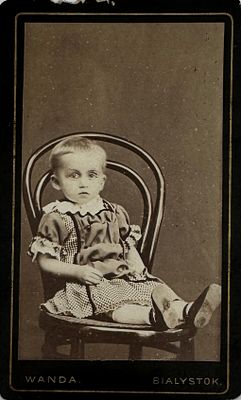 Онкель Отто. Фотоателье "Ванда". 1900-е гг. 10.5 х 6.4 см
