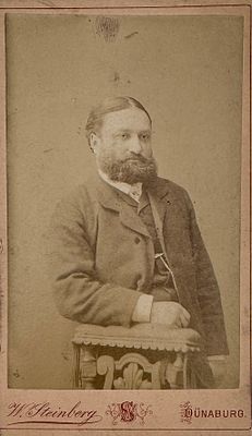 Мужской портрет. Фотография В. Штейнберга. 1887 г. 10.7 х 6.3 см