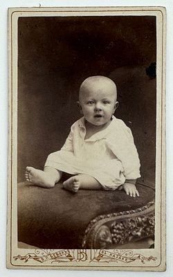 Бебин, В.П., Казань - Портрет младенца. Начало XX в. 10.4 х 6.2 см