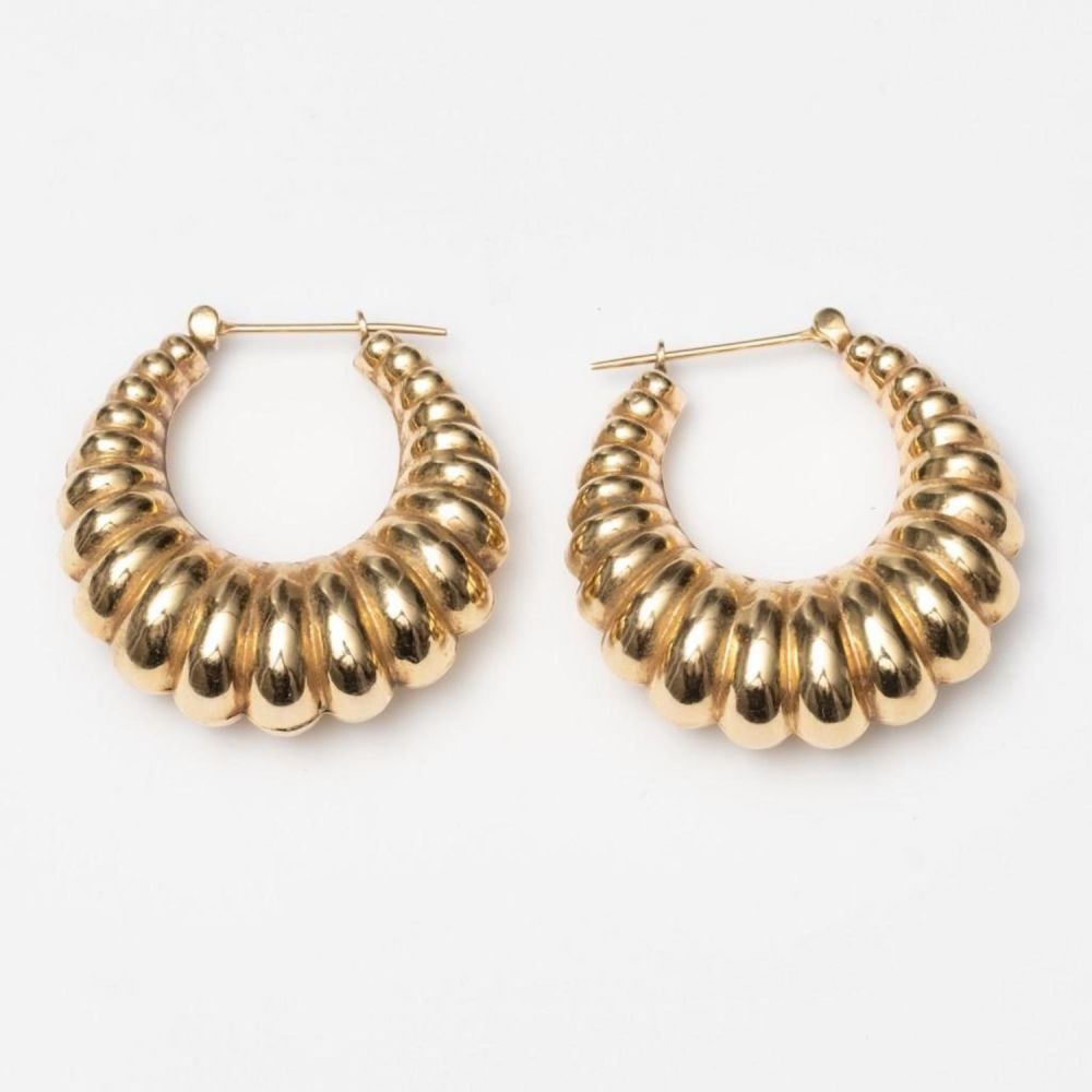 Lot 348: 14K Gold Scolloped Earrings