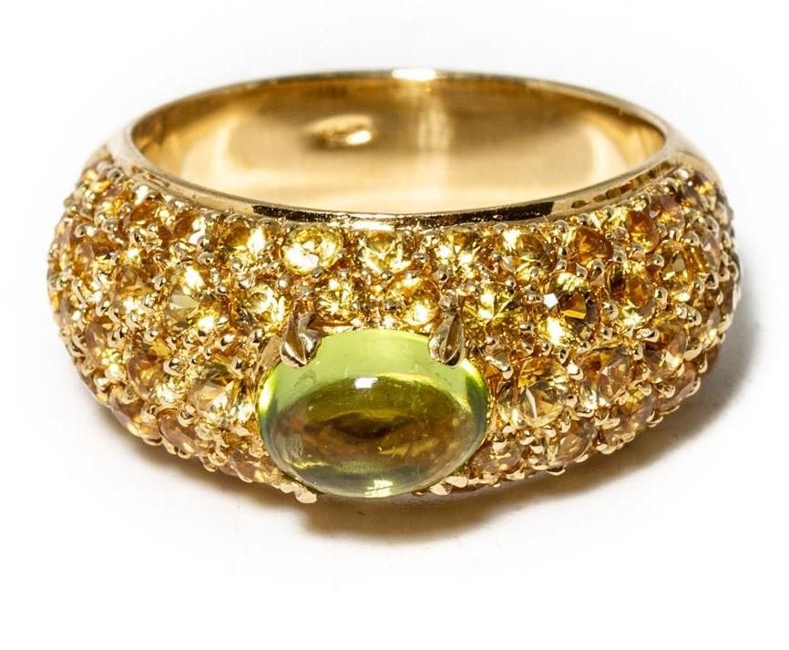 Lot 319: Versace 18K Gold Yellow Gemstone Peridot Ring
