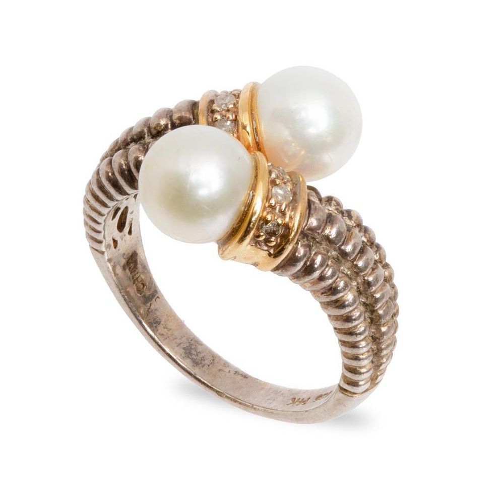 Lot 422: gold silver pearl bypass ring