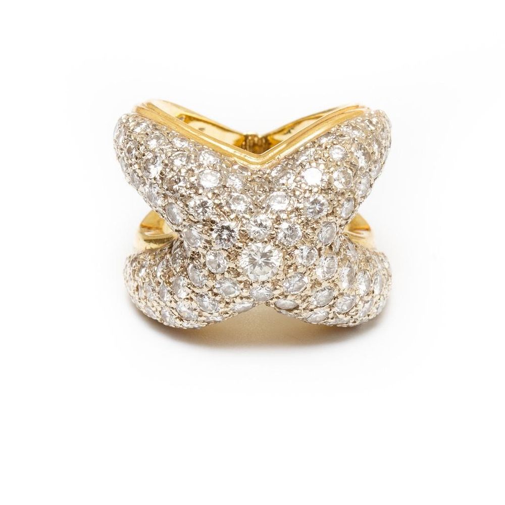 Lot 453: Gold and Diamond Bombe Ring
