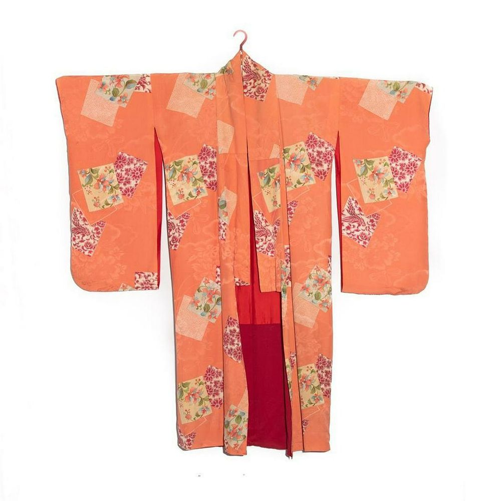 Lot 188: 1920s vintage japanese handwoven silk damask kimono,