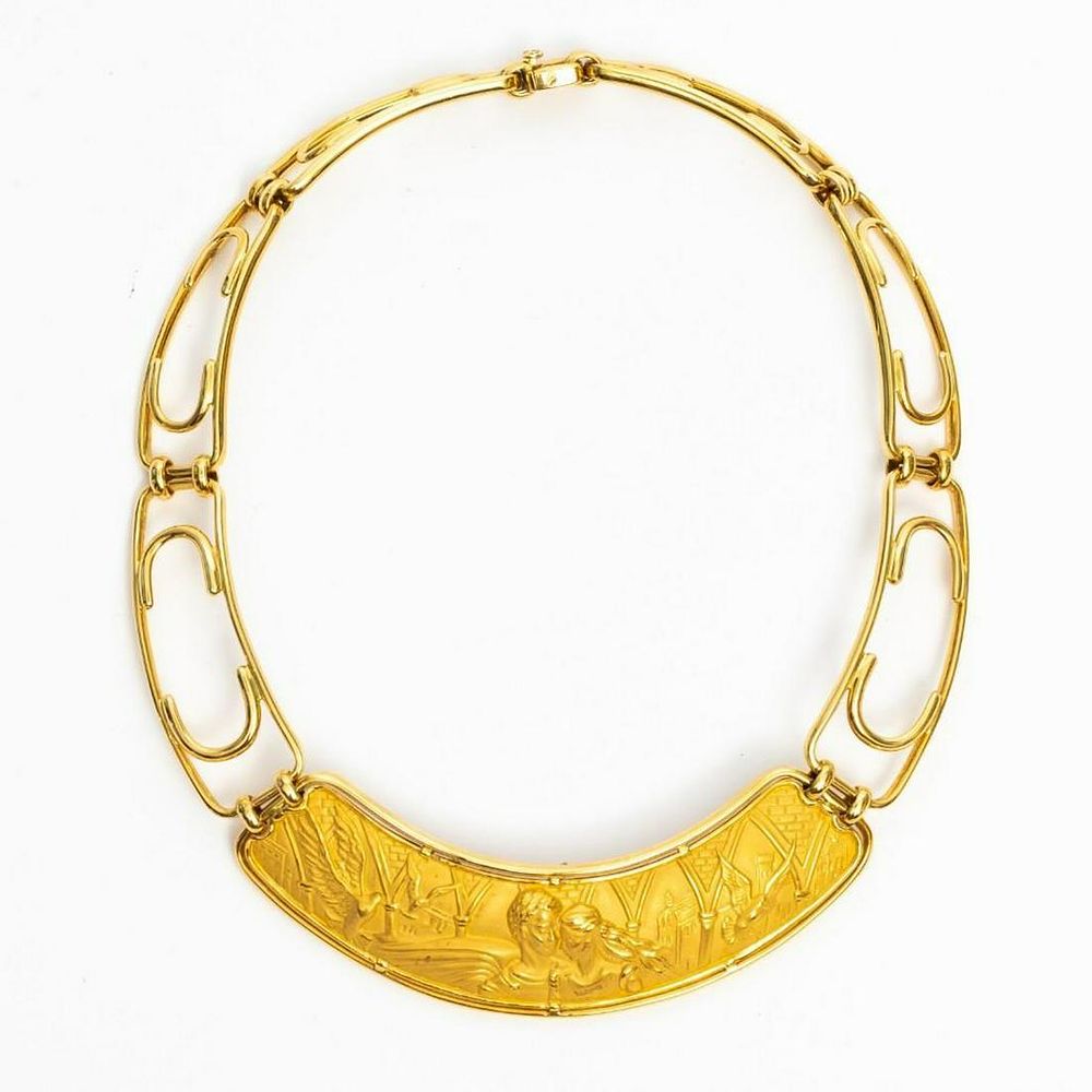 Lot 436: 18K Carrera y Carrera Signed Romeo and Juliet Gold Bib