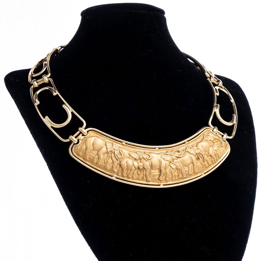 Lot 406: Carrera and Carrera Signed Elephant Motif 18K Gold Necklace