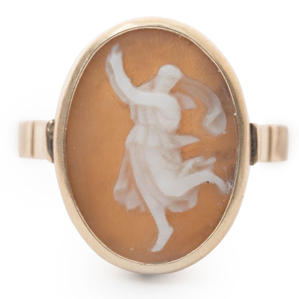 Lot 223: Antique French Cameo Ring Oval Cut 18K gold and Shell 17 x 13.1mm