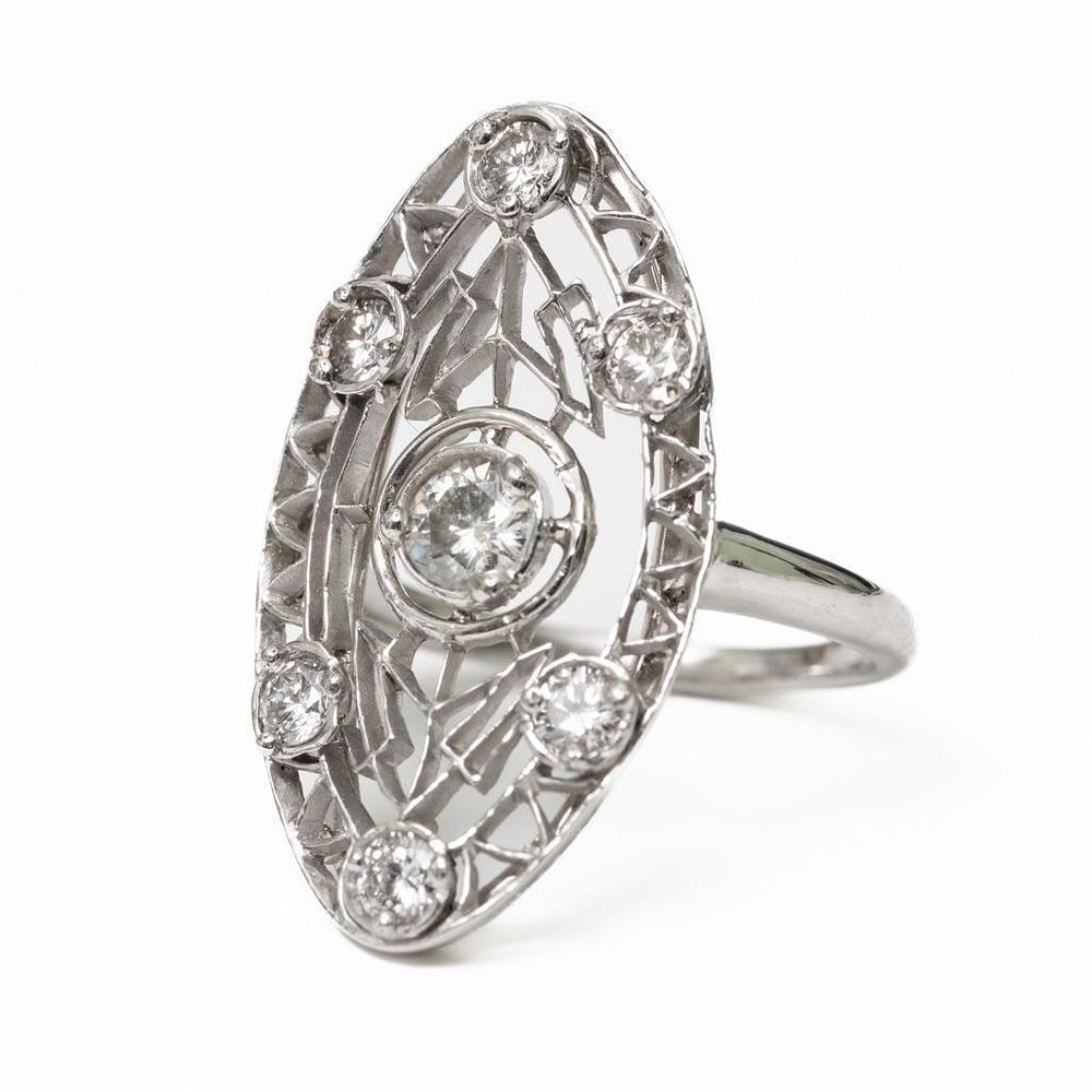 Lot 229: Art Deco Platinum and Diamond Ring