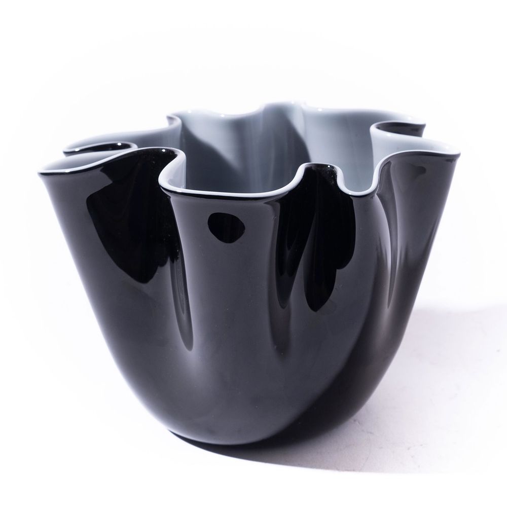 Lot 249: Venini Signed Mid Century Fazzoletto Handkerchief Murano Art Glass Vase 5.5"H x 7"W