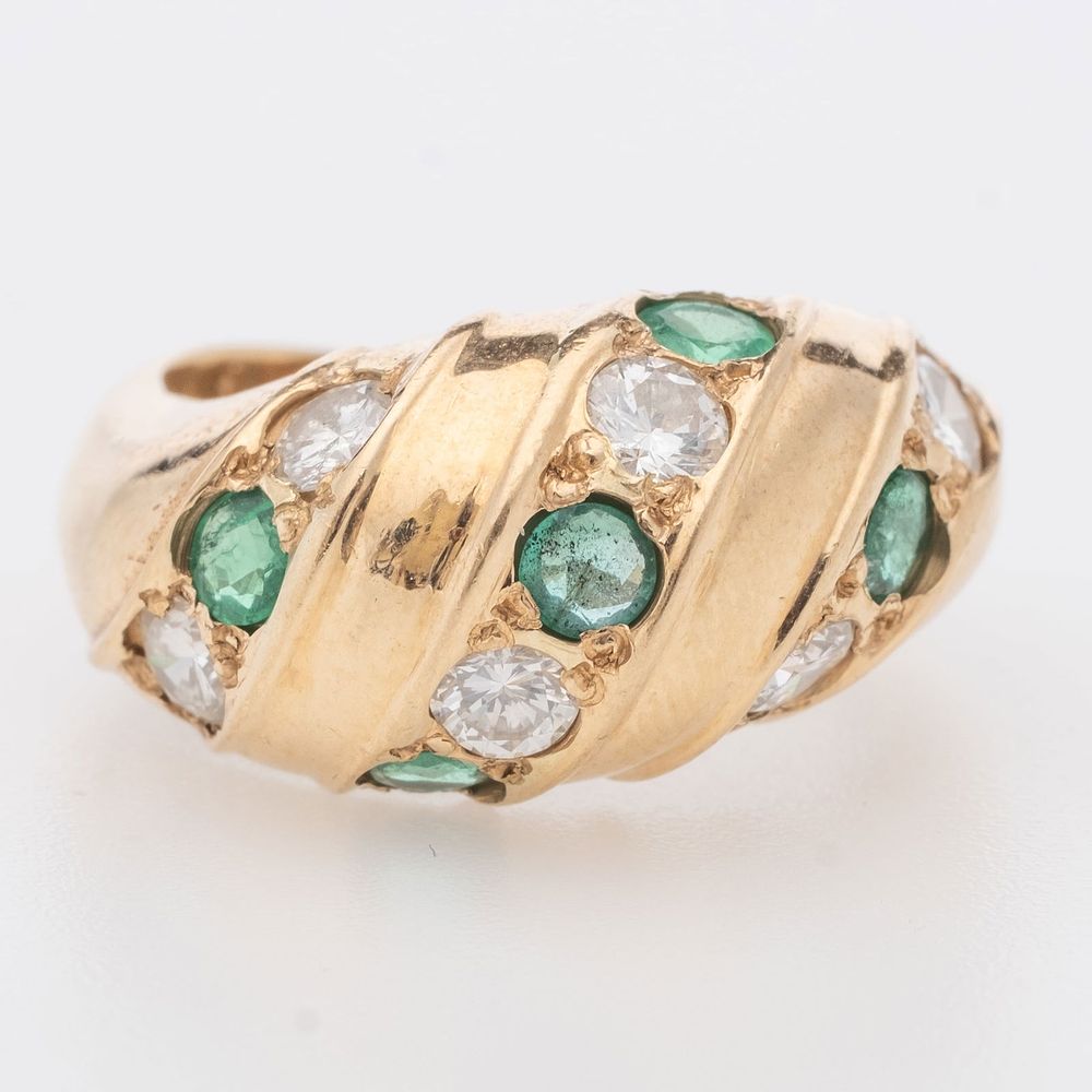 Lot 161: Vintage 14K Gold Diamond Emerald Swirl Ring
