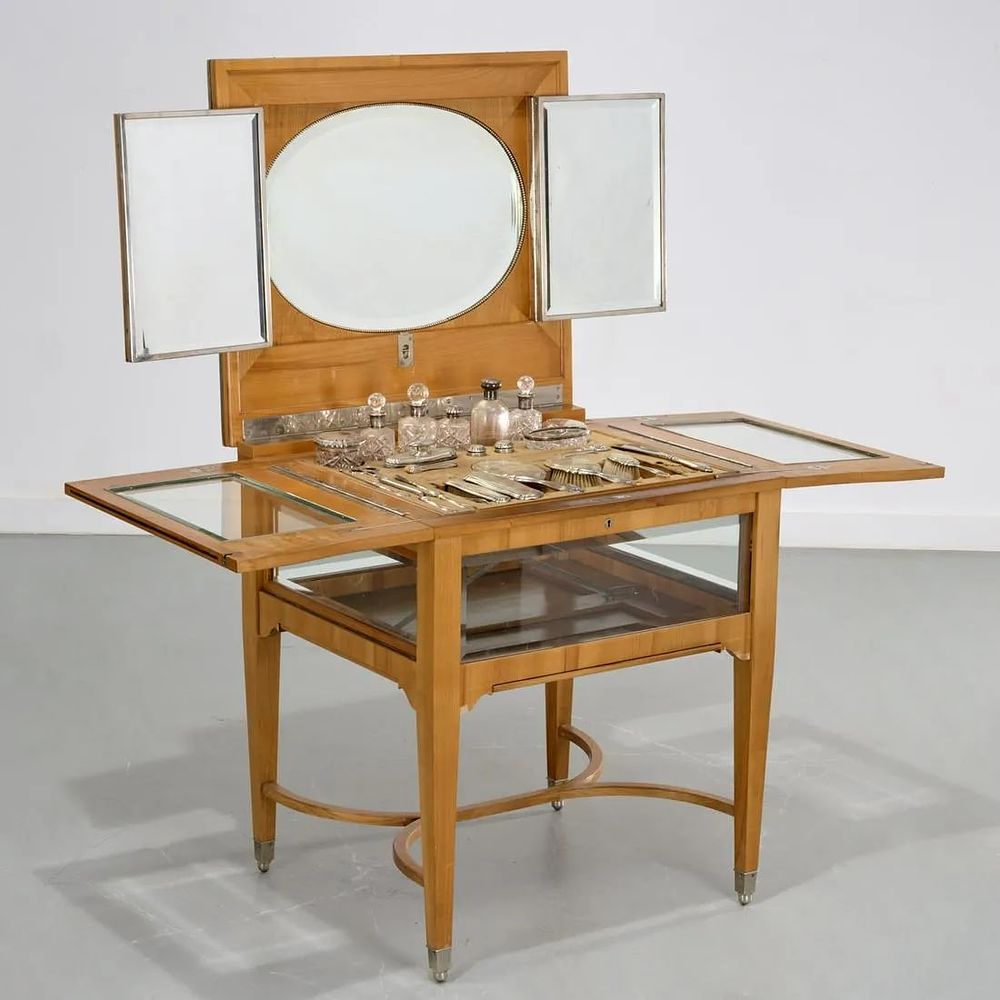 Lot 347: Exceptional Art Deco Beidemeier mechanical vanity, .800 silver fitments 33"H x 28.5"W x 25.5"D