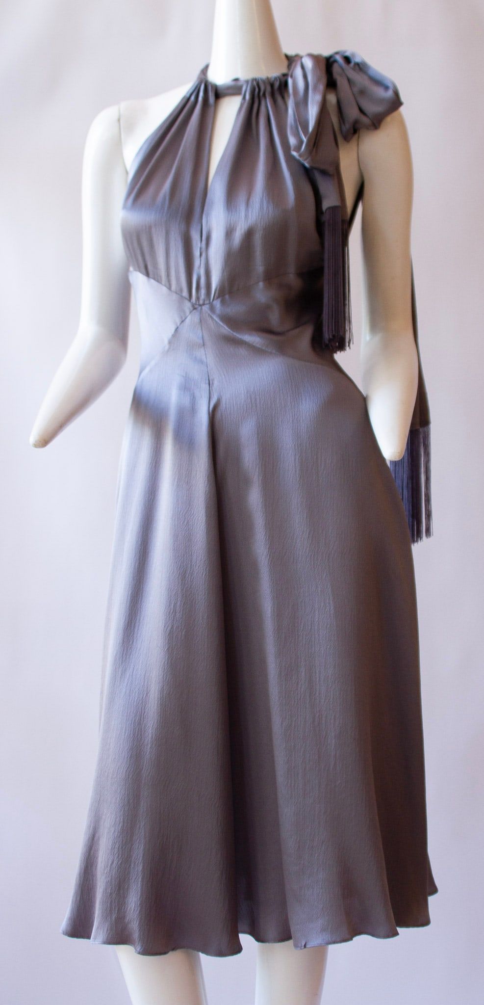 Lot 485: Diane von Furstenberg 100% Silk Cocktail Dress Size 6