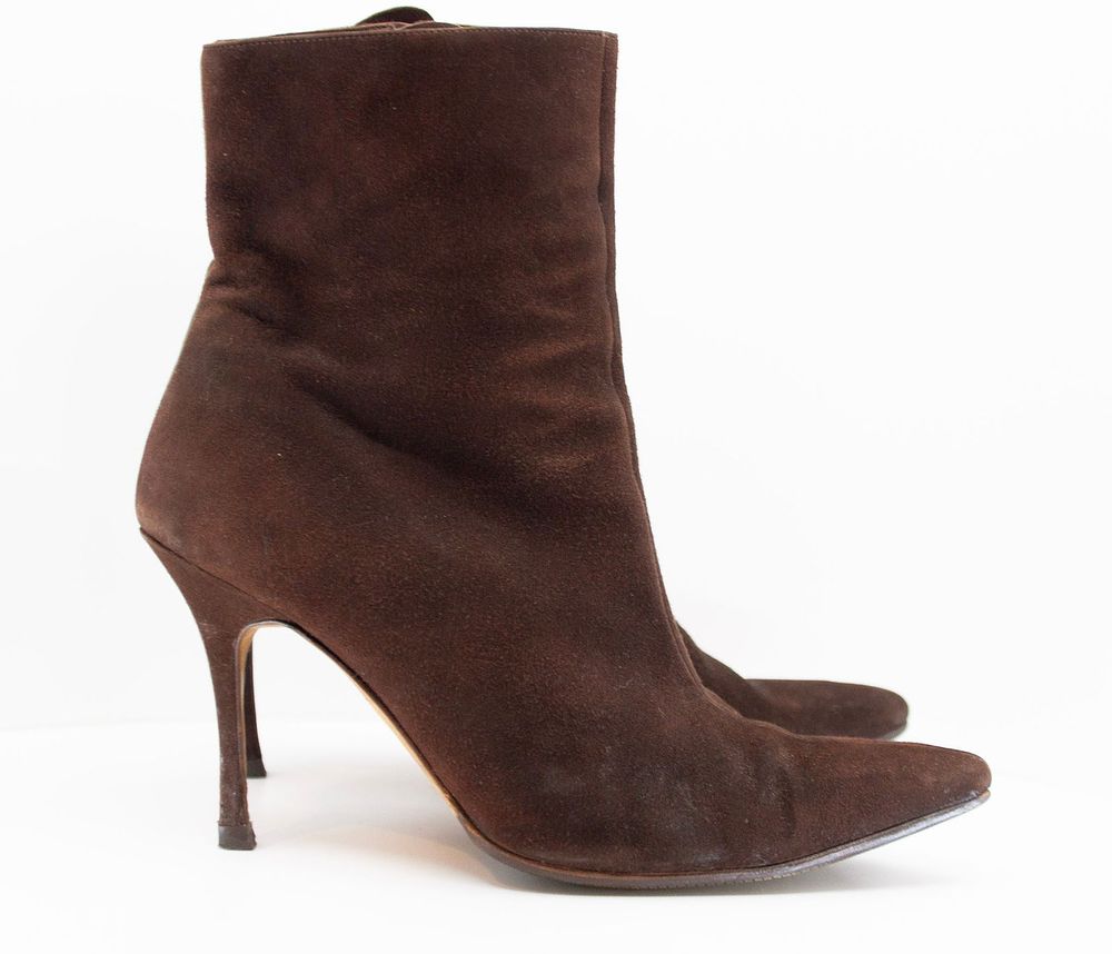 Lot 586: Manolo Blahnik Womens Designer fashion high heeled suede brown Boots EU 38.5 / US 8 : 4" heel
