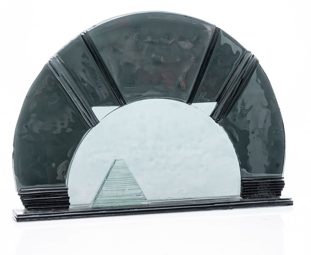 Lot 310: Signed S.A.G. Art Glass Arched Screen Sculpture