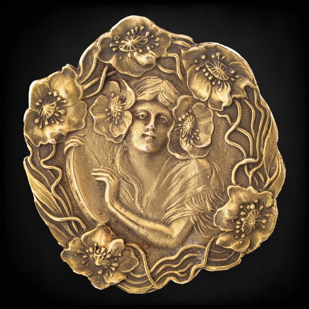 Lot 217: Art Nouveau Estate 14K Gold Brooch, Circa 1900