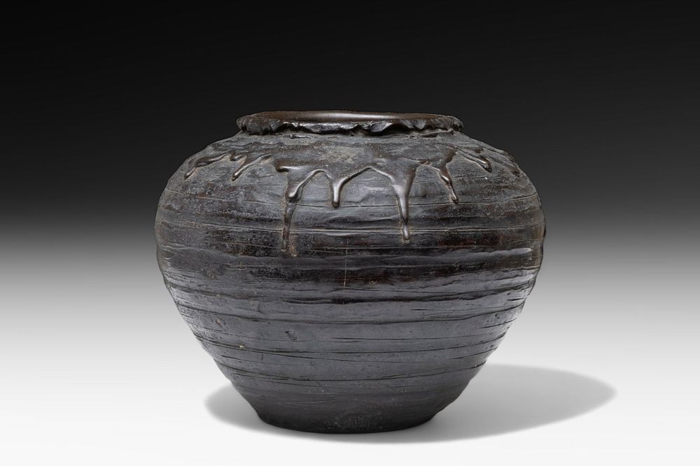 Lot 341: Signed Antique Taisho Period (1912-1926) Japanese Bronze Vase