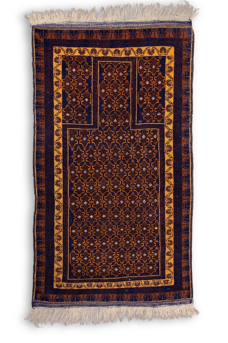 Lot 452: Oriental Vintage Rug, Fine Tightly Hand Knotted Prayer Rug / Carpet