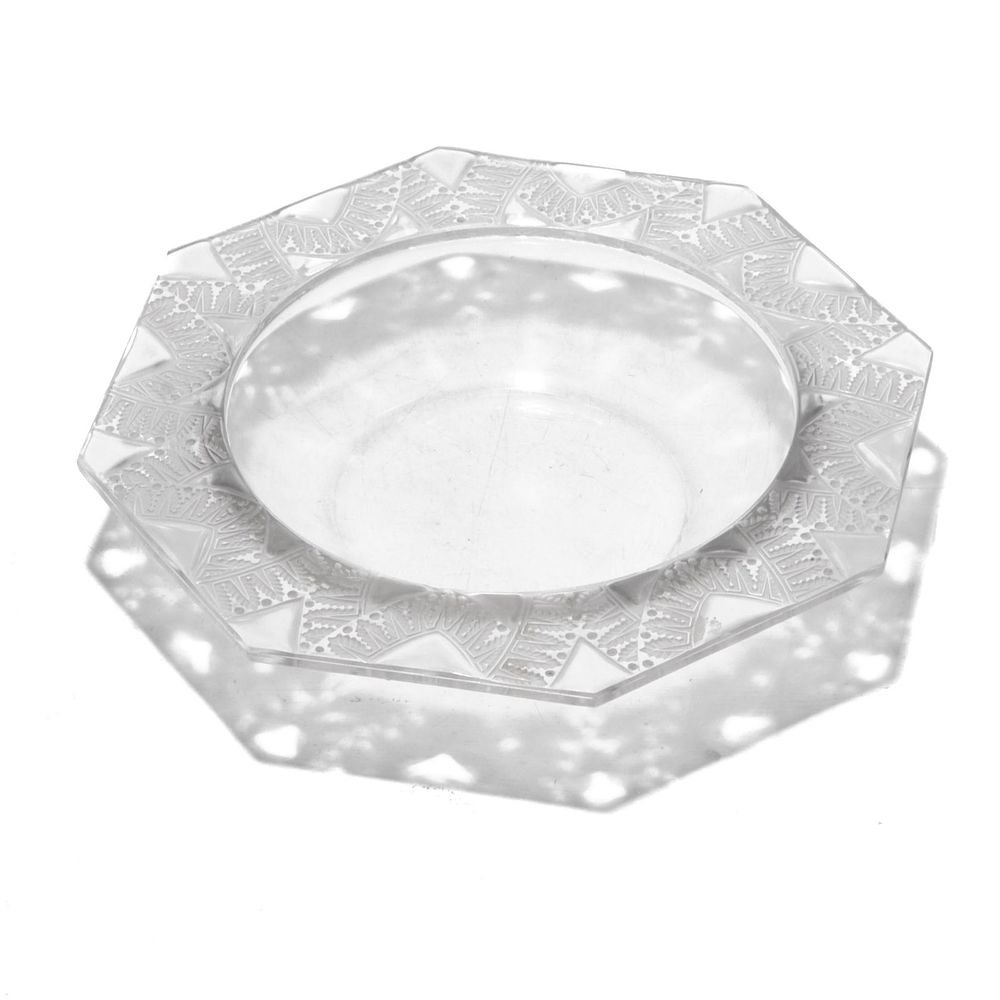 Lot 360: Lalique Signed Ferns Art glass Centerpiece Bowl, 1940's 11" dia. '