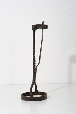 Early Hand Forged Wrought Iron Spiral-Form Betty Lamp, 18th–19th C. Keywords: No reserve 