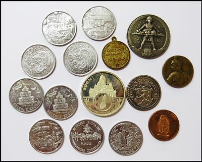 לוט אסימונים ומדליות מהעולם TOKENS MEDALS MIX LOT