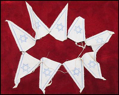 דגלונים ישנים מאוד , דגלים ליום העצמאות .