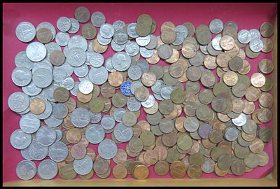 Lot of US and World coins - 1025 gram weight. Large lot of US coins, 1025 gram weight (cents 