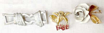 Hanae Mori, Cerrito, Giusti vintage brooches, pins, signed
1. Hanae Mori, Paris, silver tone 