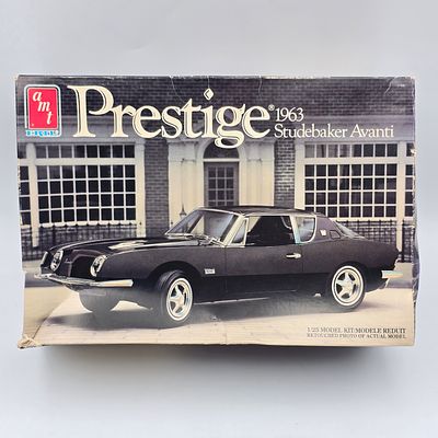 AMT Prestige Model Kit. Lot includes AMT Prestige 1963 Studebaker Avanti (1989) model kit 
With 