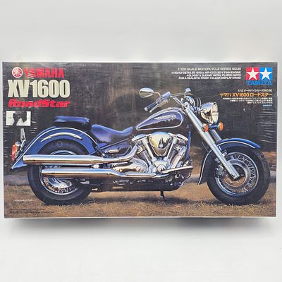 Yamaha Roadster Model Kit. This lot includes Yamaha XV1600 Roadster Model kit (2000) 
With box 