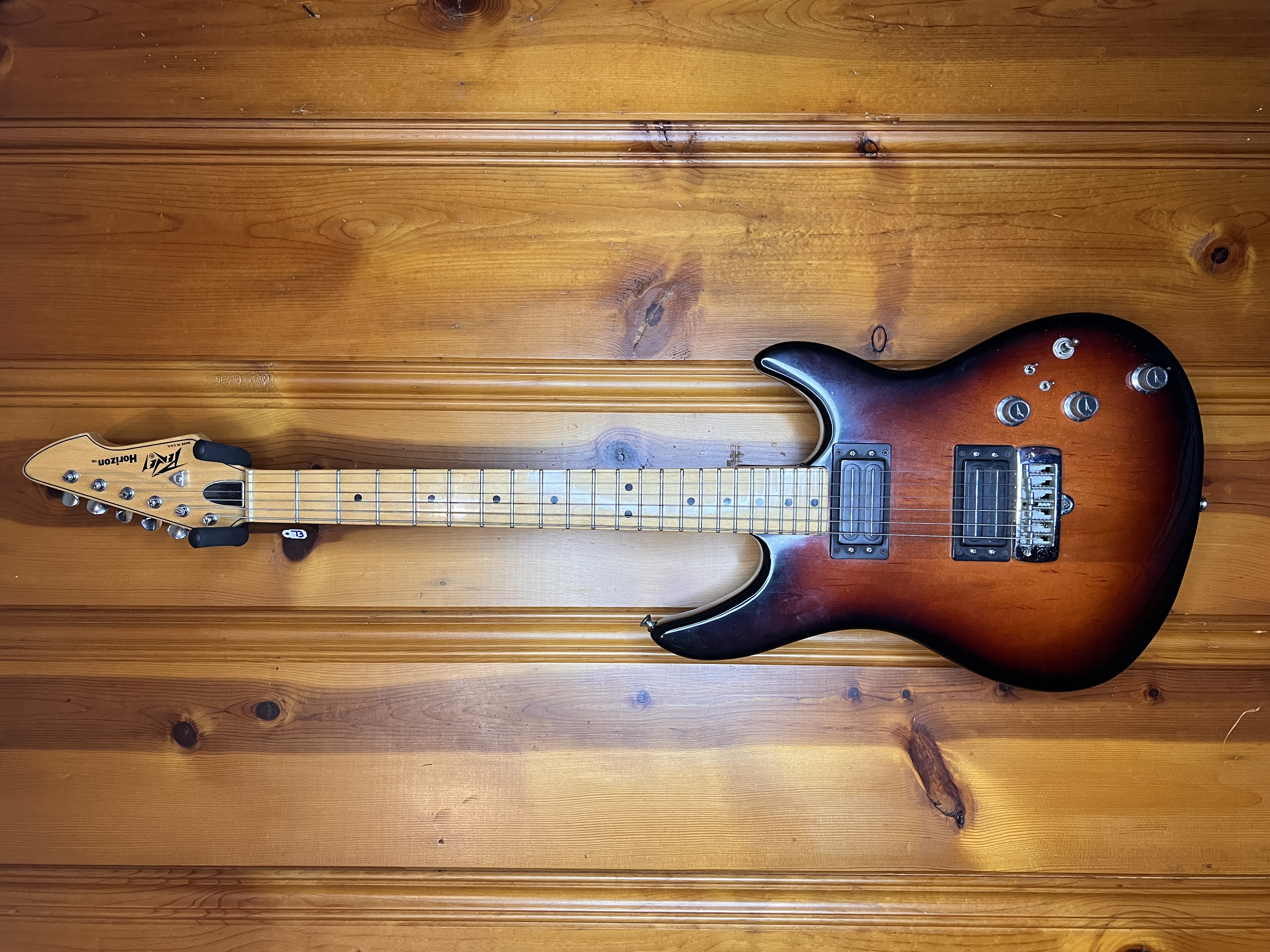 Peavey Horizon USA Electric Guitar in Three-Tone Sunburst with Original Case