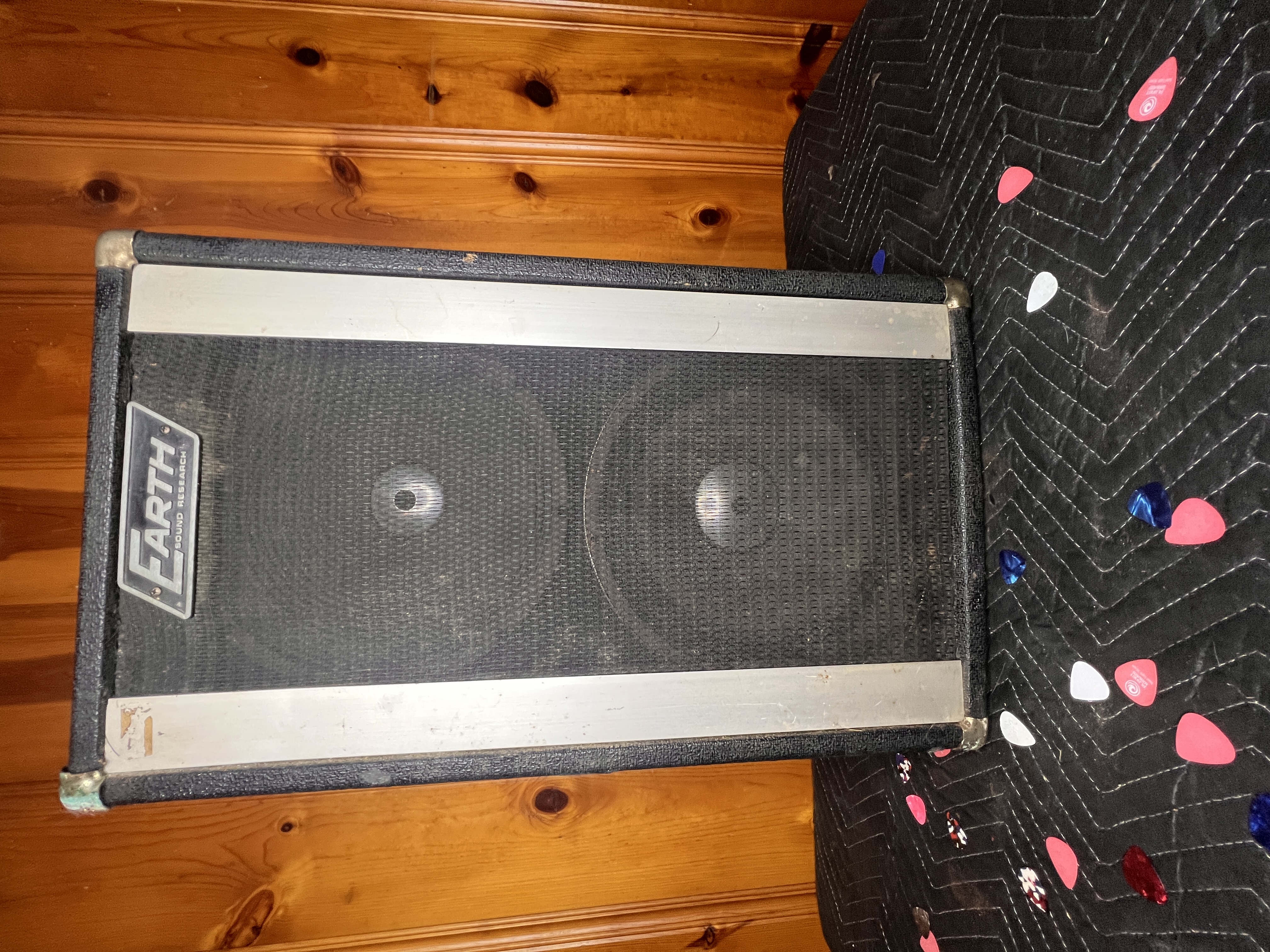 Earth Sound Research Model 2-12 Vintage 2x12 Speaker Cabinet