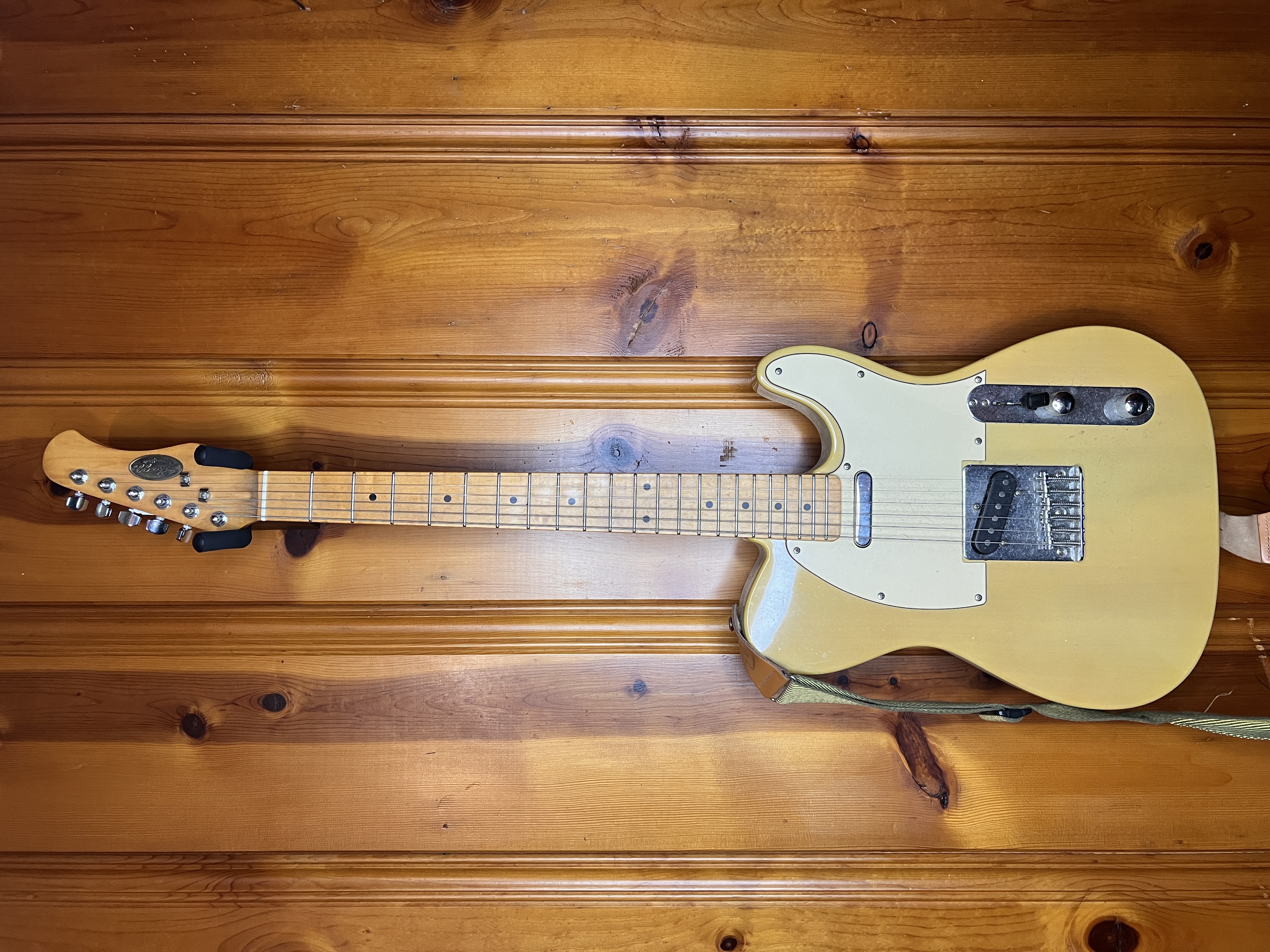 Stagg T-Style Electric Guitar in Butterscotch Blonde with Fender Hardshell Case