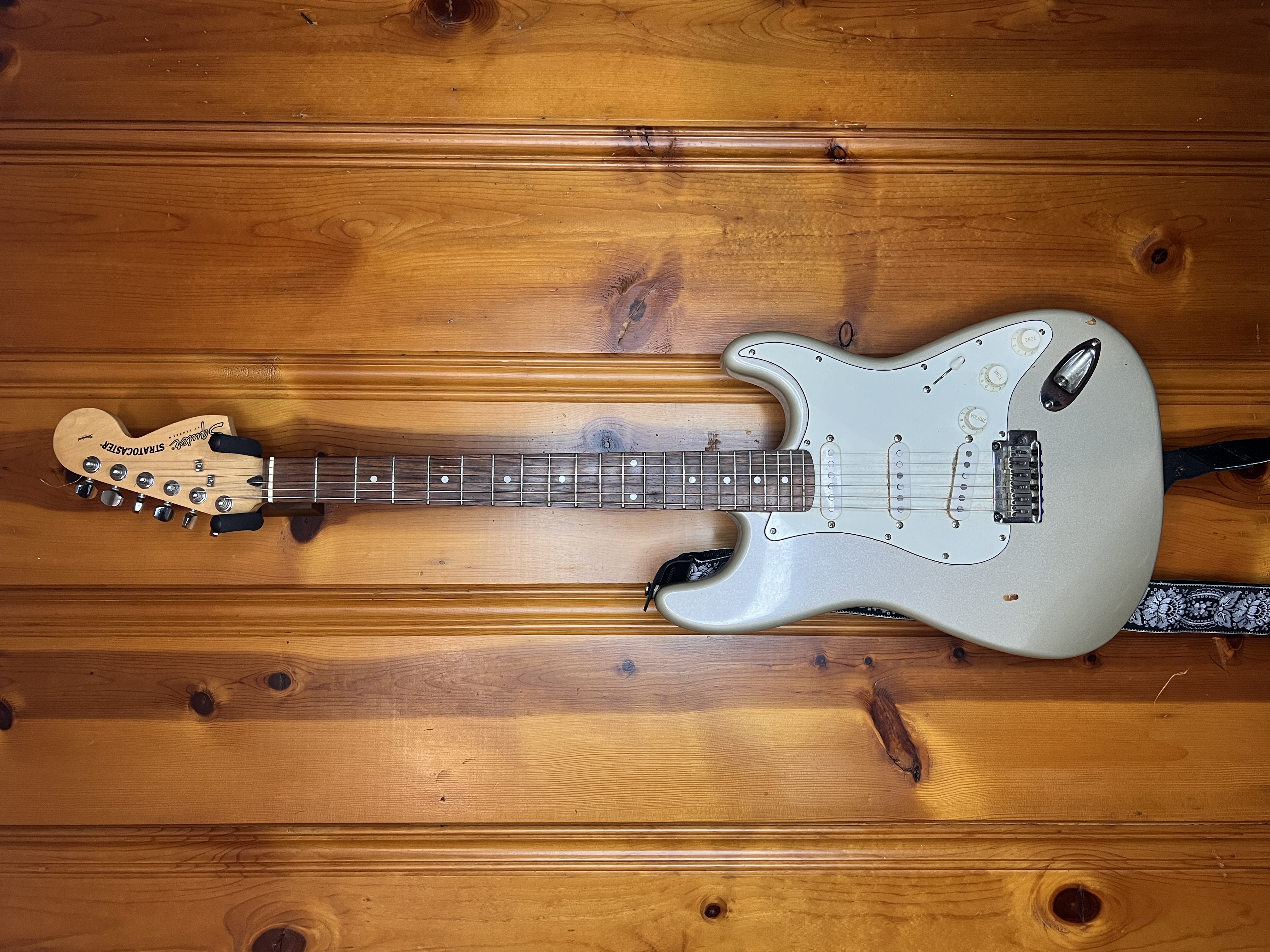 Squier by Fender Standard Stratocaster Electric Guitar in Inca Silver