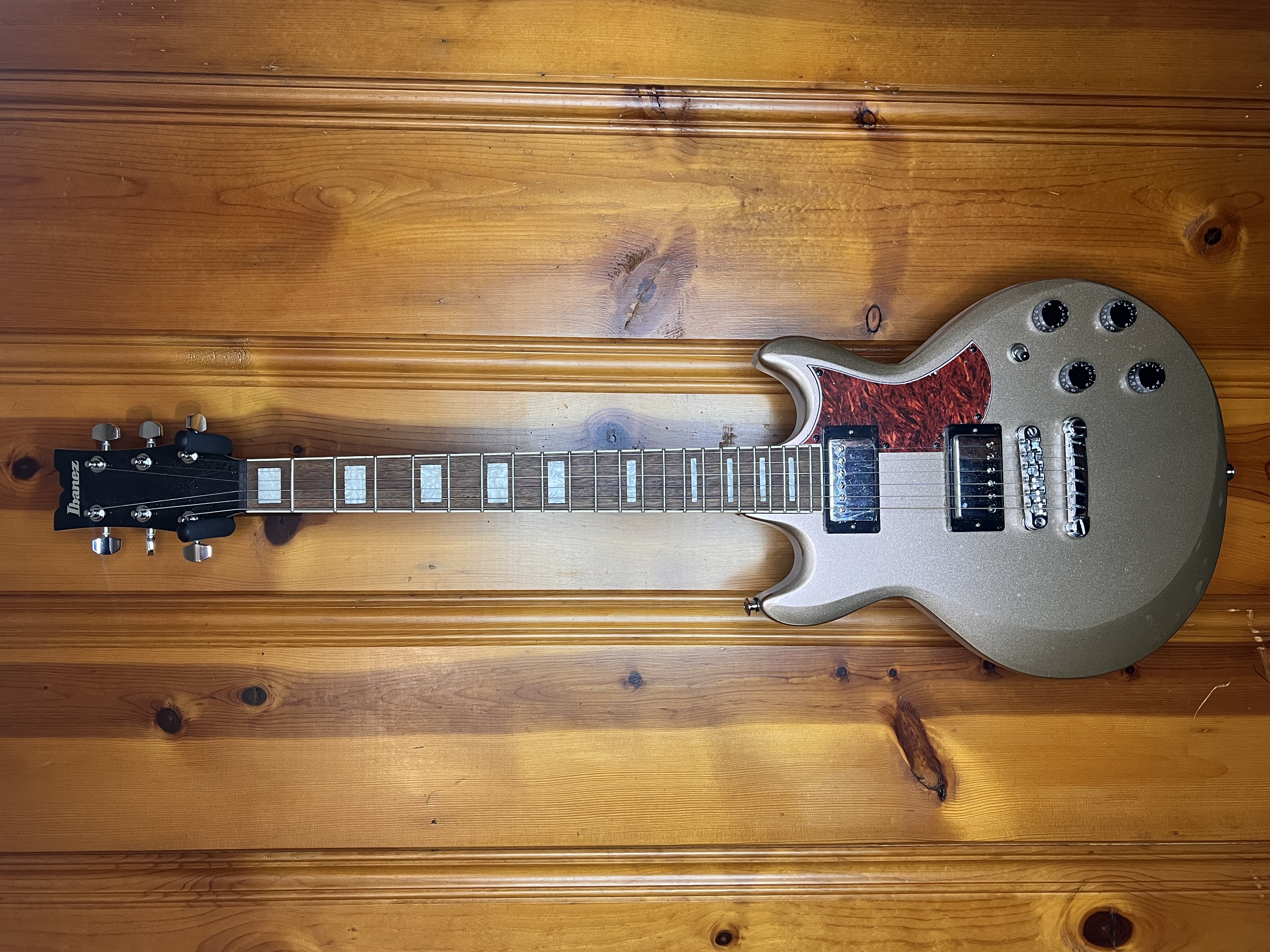 Ibanez AX120 Standard Electric Guitar, Metallic Silver Finish