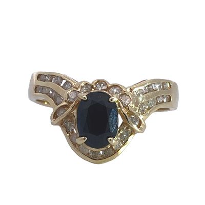 Classic Sapphire & Diamond Gold Ring. S/3.0- NSS 
This is a charming 14k yellow gold ring 